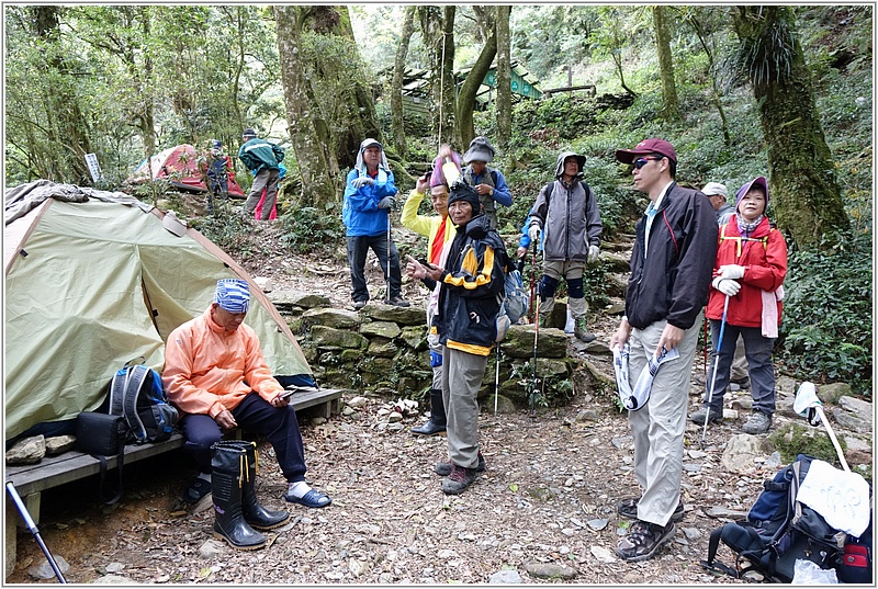 2015-04-11 06-23-52準備出發登頂北大武山.JPG